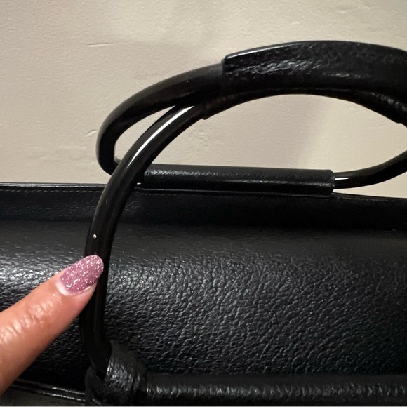 Gucci Large Leather Attache’ Laptop Tote Sleek Design w/ Metal Ring Handles. - Picture 6 of 15